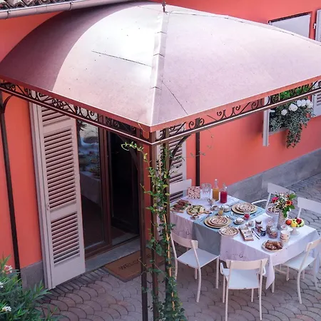 Lägenhet Vacanze / Holiday Flat Farfalle&rossobarbera Montegrosso dʼAsti